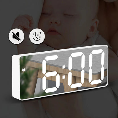 Wandmontierte digitale Wanduhr mit Fernbedienung